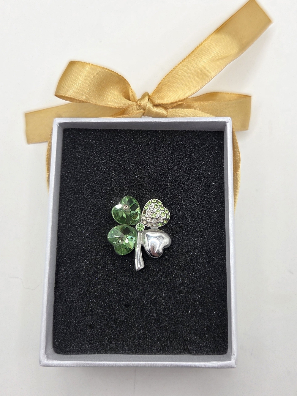 Sterling silver Crystal lucky shamrock pendant. Four leaf clover.